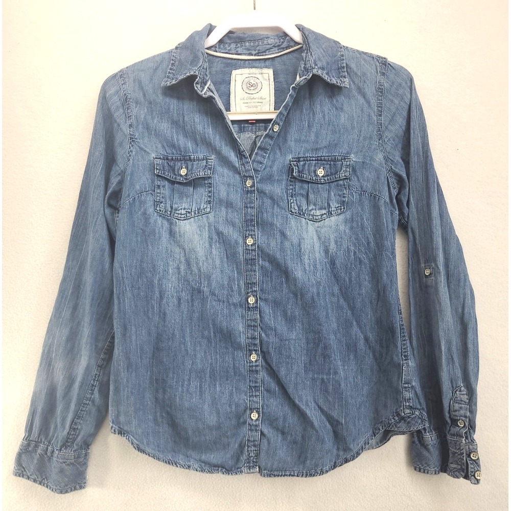 SO So Perfect Shirt Chambray Button Up Denim Shirt Sz Med Roll Tab Sleeve